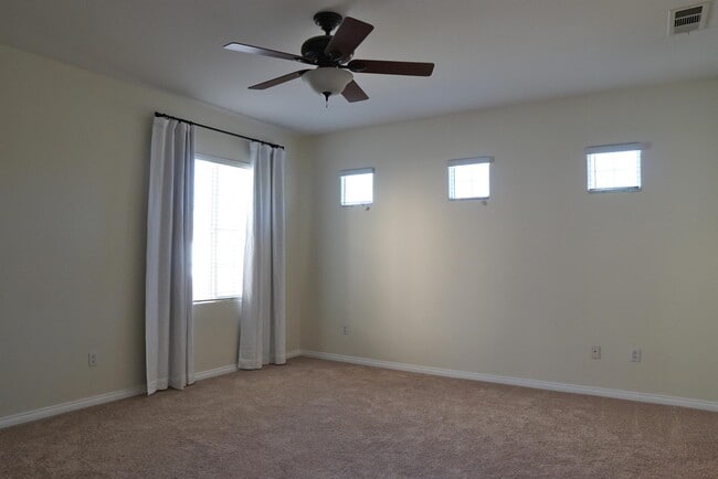 Building Photo - 1816 Pintura Cir W