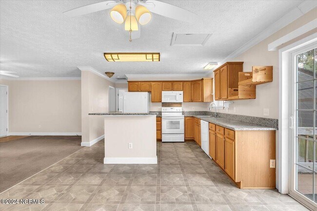 Building Photo - 3075 McCall St SW