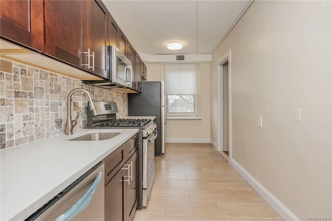 Building Photo - 69 Harney Rd