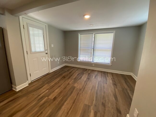 Building Photo - Completely remodeled home in Broadmoor available