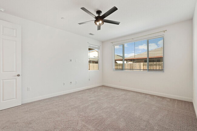 Building Photo - 3012 Salonie Ct