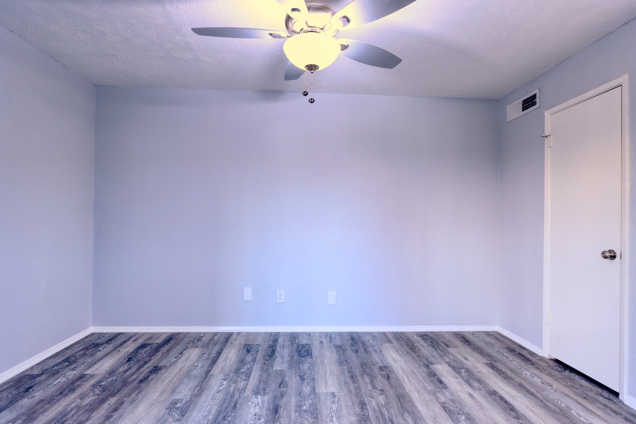 Building Photo - 6028 Dooley Dr