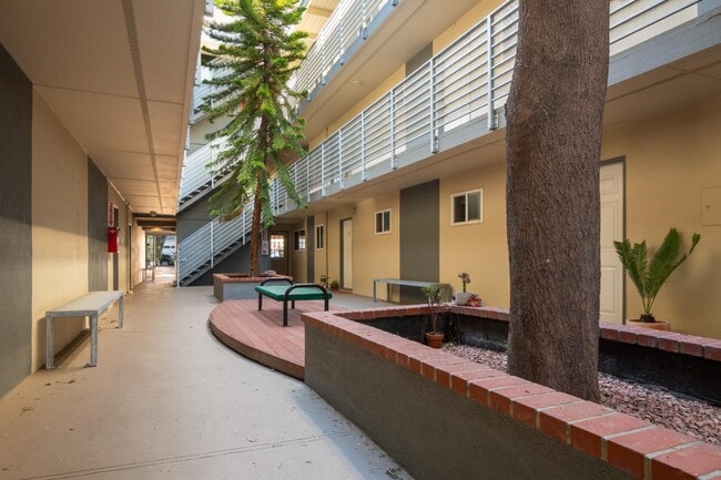 Building Photo - Cedar Patio Apartments