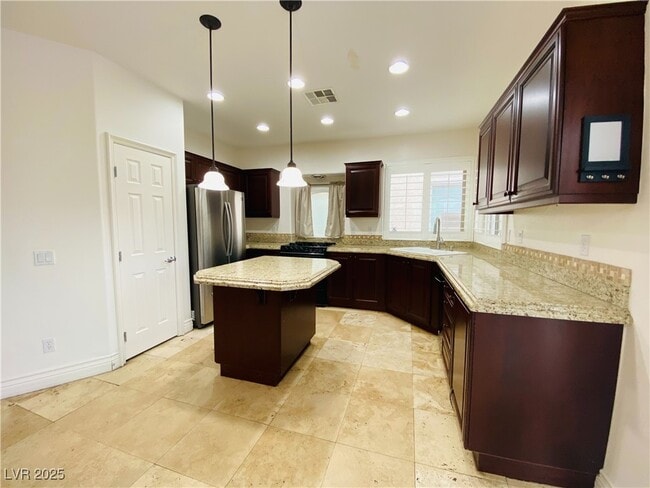 Building Photo - 373 Blue Tee Ct