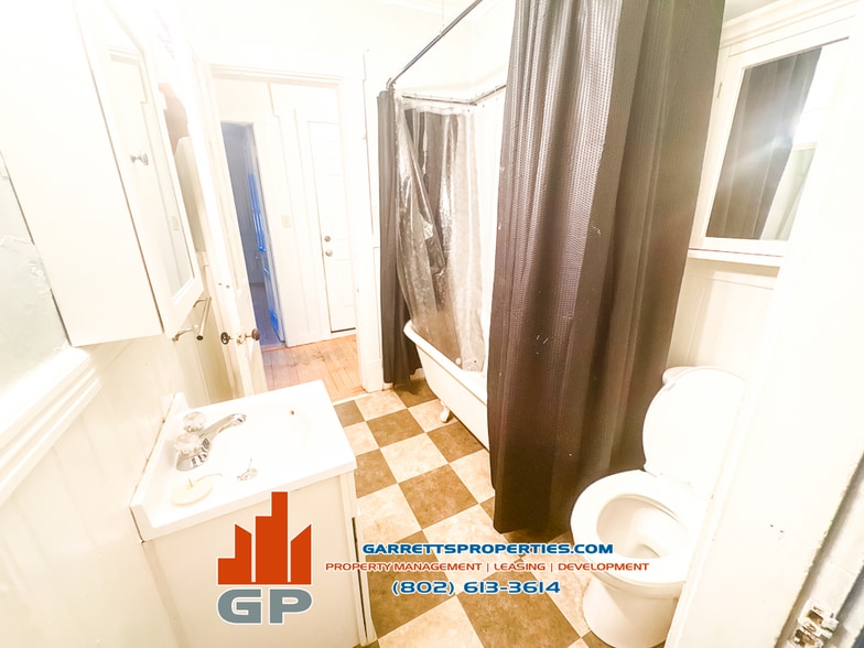 Building Photo - 2 Harrington Ave