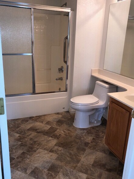 Bathroom 2 - 611 Horizon Cv