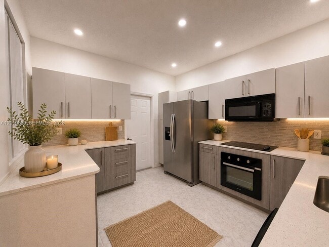 Building Photo - 2078 Madeira Dr