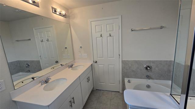 Building Photo - 1121 Waggoner Dr