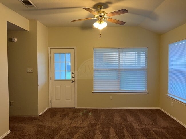 Building Photo - 1201 Fox Creek Dr