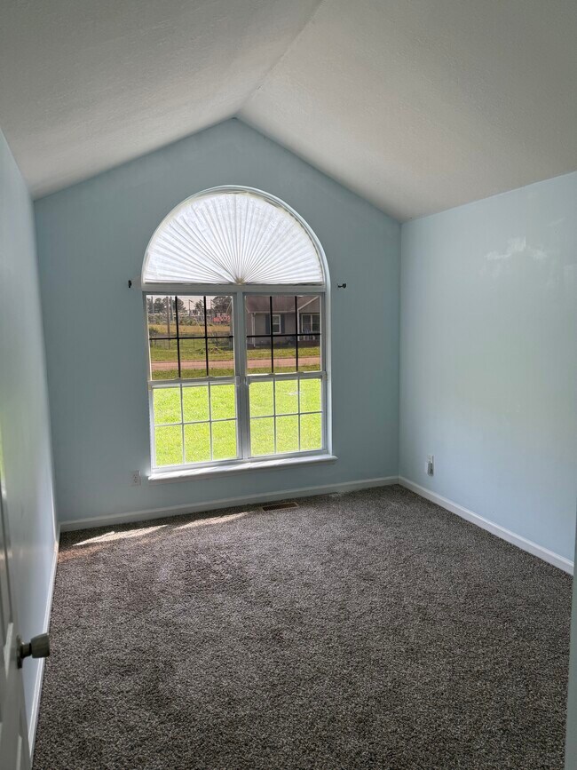 Building Photo - 513 Gainey Dr