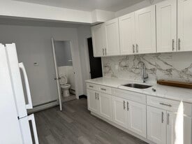 Building Photo - 16 Bailey Ave