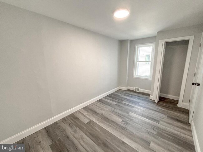 Building Photo - 1143 S Mole St