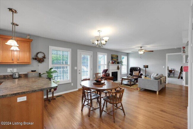 Building Photo - 2014 Cherrywood Dr