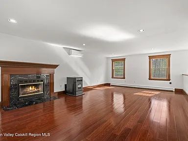 Building Photo - 119 Cedar Dr