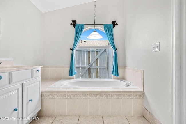 Building Photo - 445 Diana Blvd