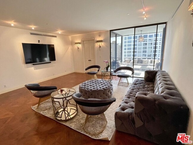 Building Photo - 10660 Wilshire Blvd