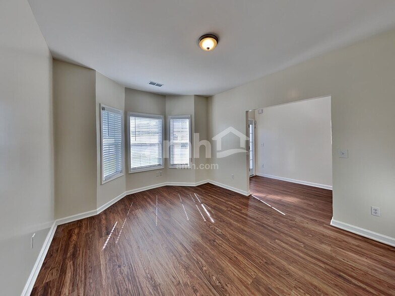 Building Photo - 303 Millpond Pkwy