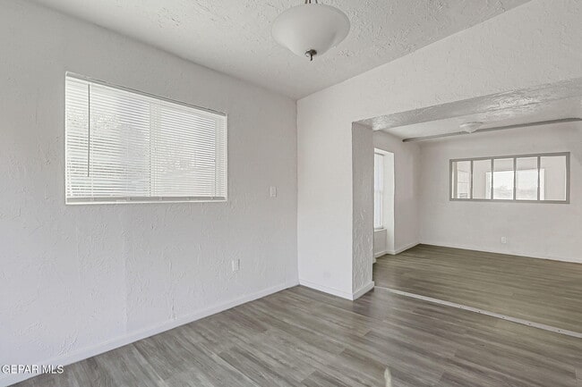 Building Photo - 580 Chula Vista St