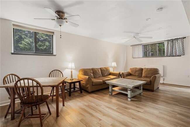 Building Photo - 401 Bellevue Ave
