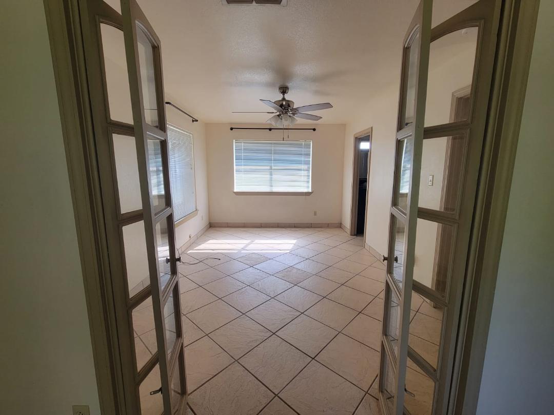 main bedroom - 43A N Coria St