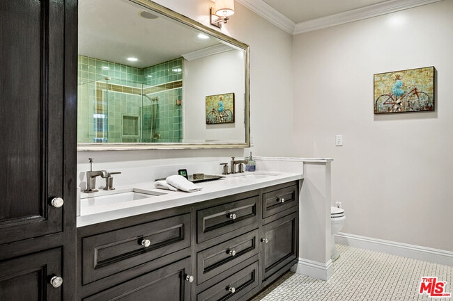 Building Photo - 4537 Agnes Ave