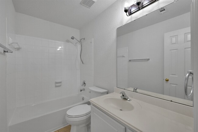 Building Photo - 115 E Greenhill Terrace Pl