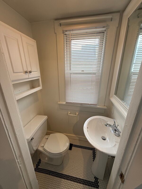 Building Photo - 458 E Sycamore St