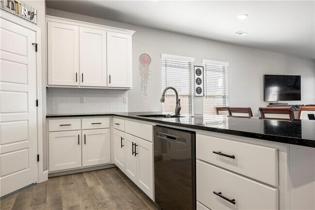 Building Photo - 2041 Tallgrass Ter