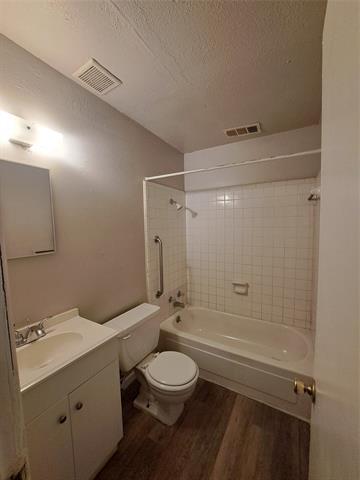 Building Photo - 109 Mimosa St