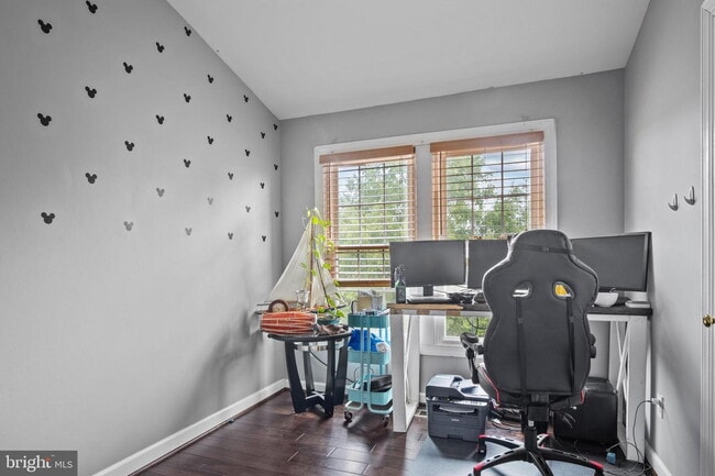 Building Photo - Stunning Ashburn Townhome with Endless Appeal
