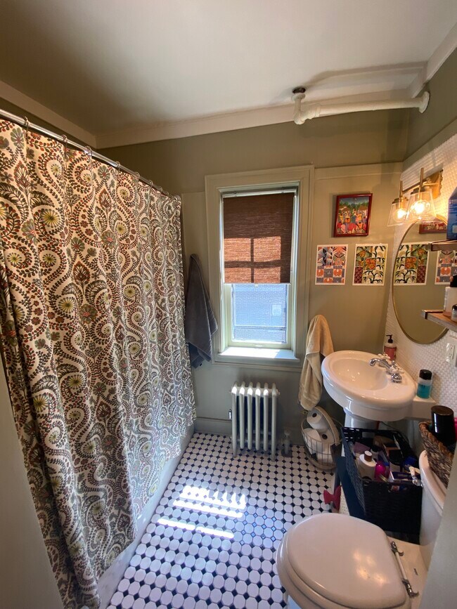 Bathroom - 2011 N Prospect Ave