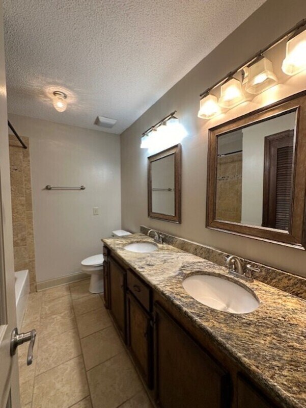 Building Photo - 339 Langford Rd