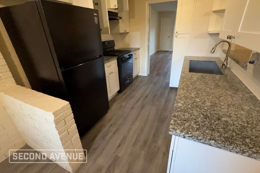 Building Photo - 501 Pamela Dr