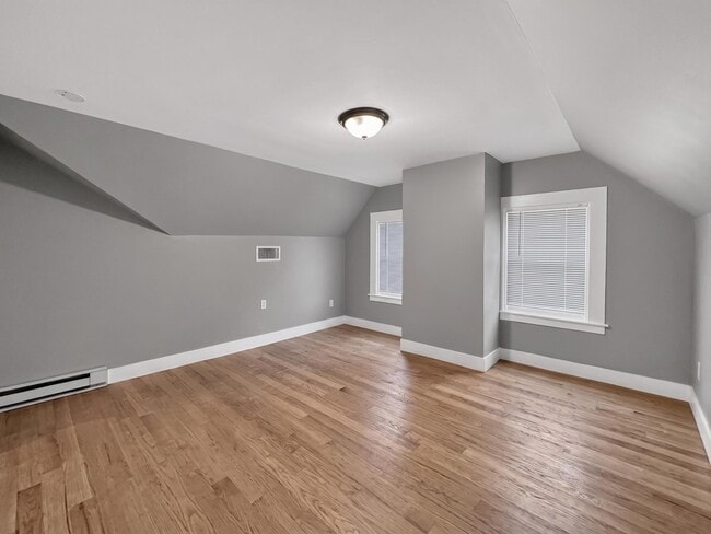 Building Photo - 70 Holbrook Ave