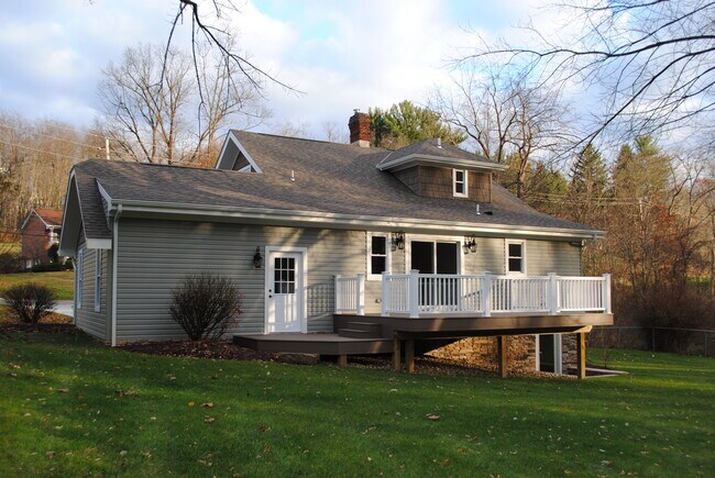 Building Photo - 333 Cecil Henderson Rd