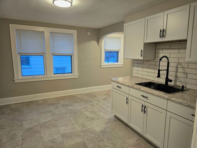 Building Photo - 105 N Bon Air Ave