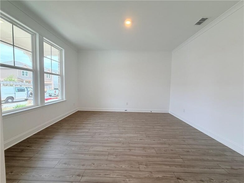 Building Photo - 2145 The Ln NE