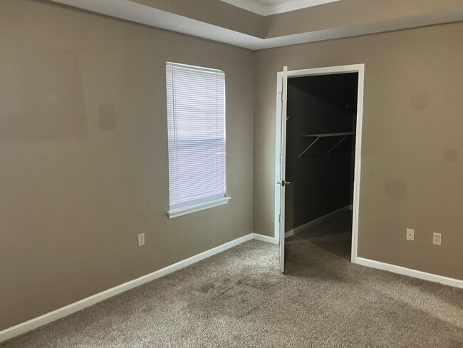 Building Photo - 3 BR / 3 BA @ Bridgepointe