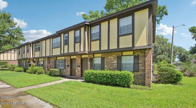 Building Photo - 4807 Windrush Ln
