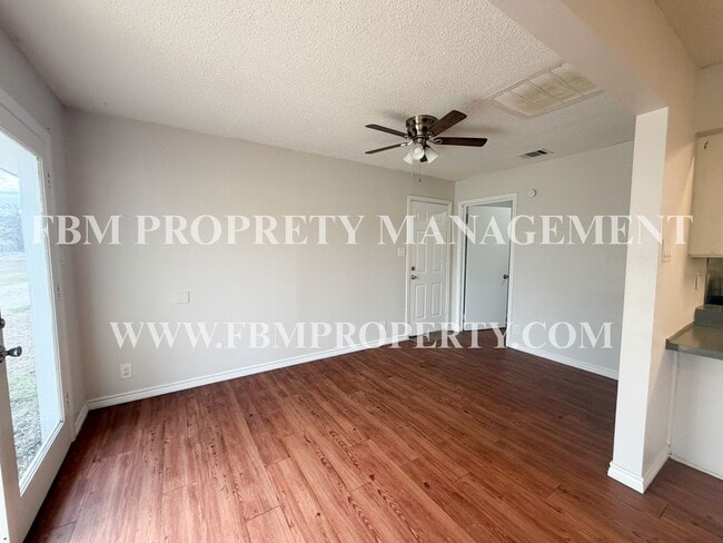 Building Photo - 107 Berrys Chapel Rd