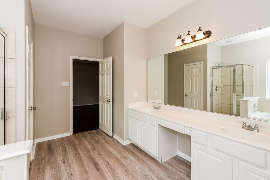 Building Photo - 4258 Wells Mark Dr