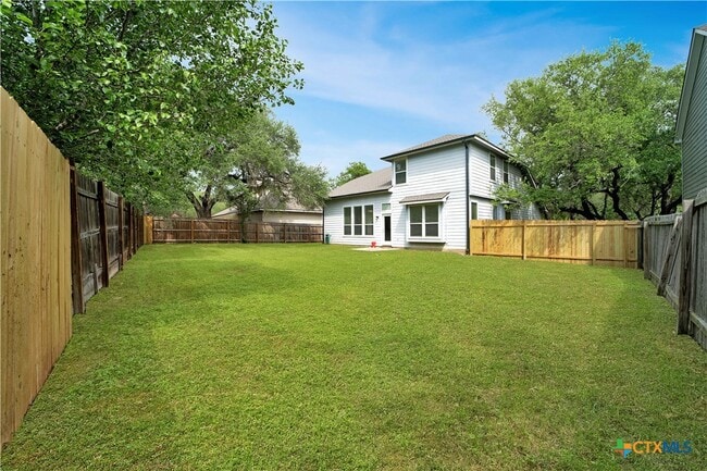 Building Photo - 121 Park Ln
