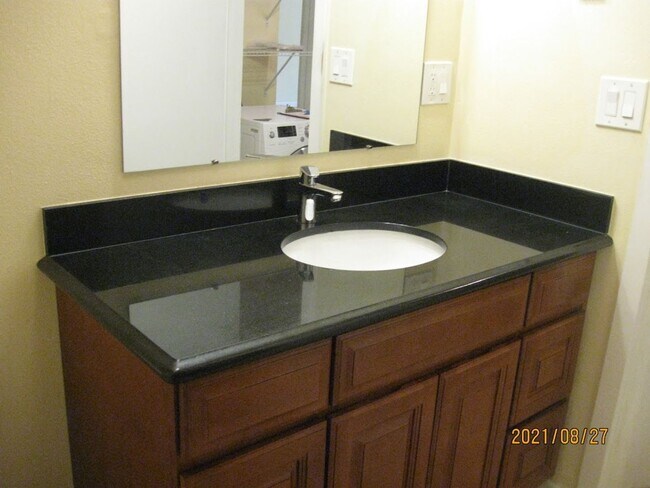 Building Photo - 1551 Building