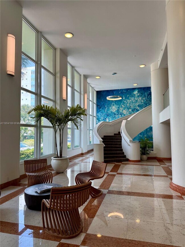 Building Photo - 10350 W Bay Harbor Dr