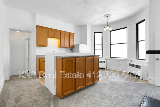 Building Photo - 2119 Sidney St