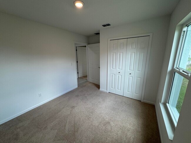 Building Photo - 532 SW Buswell Ave