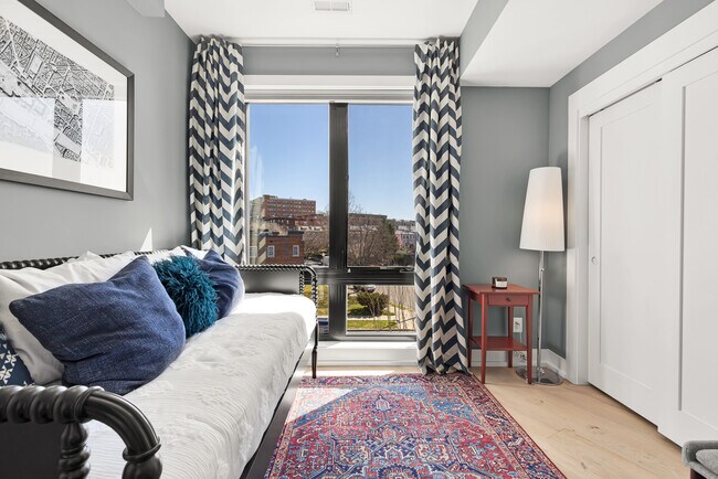 Building Photo - 3900 Kansas Ave NW