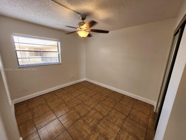 Building Photo - 995 SW 84th Ave