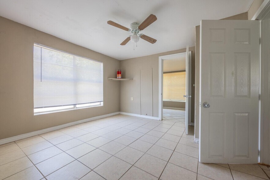 Dining Rm - 901 N Hamlett St