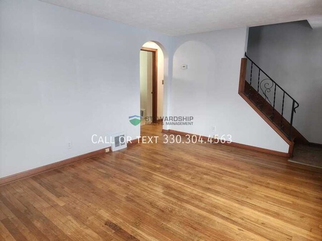 Building Photo - 1327 25th St NE